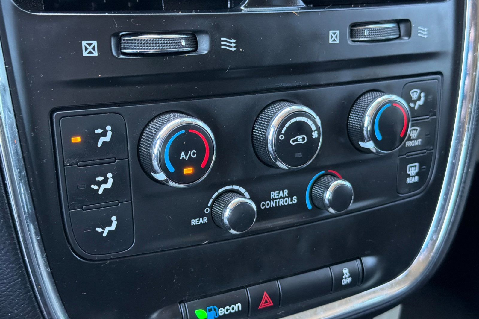 Used 2013 Dodge Grand Caravan SXT FWD image 21