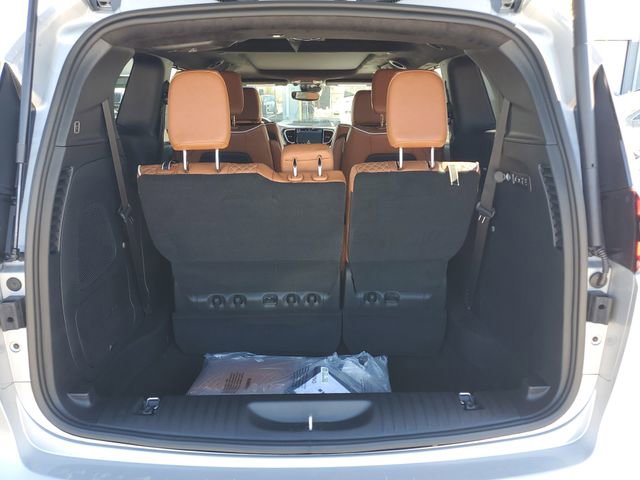 New 2026 Chrysler Pacifica Pinnacle image 8