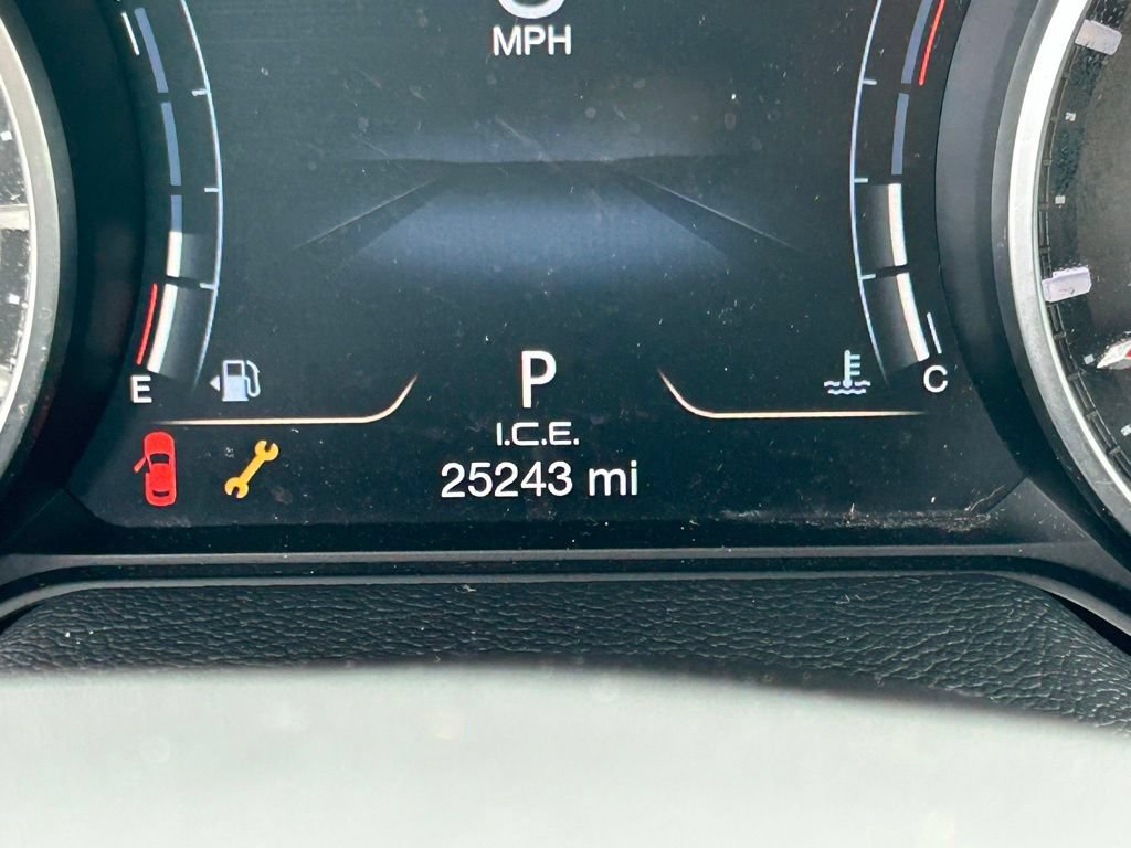 Used 2023 Maserati Levante GT AWD/4WD image 27