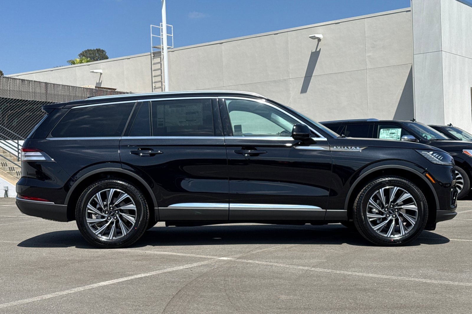 New 2025 Lincoln Aviator 2WD w/ Equipment Group 101A image 2