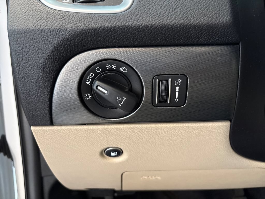 Used 2018 Dodge Durango Citadel w/ Technology Group RWD image 15