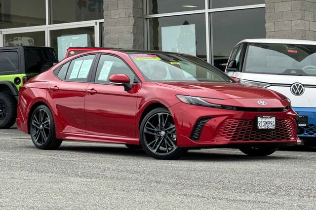 Used 2025 Toyota Camry XSE image 2