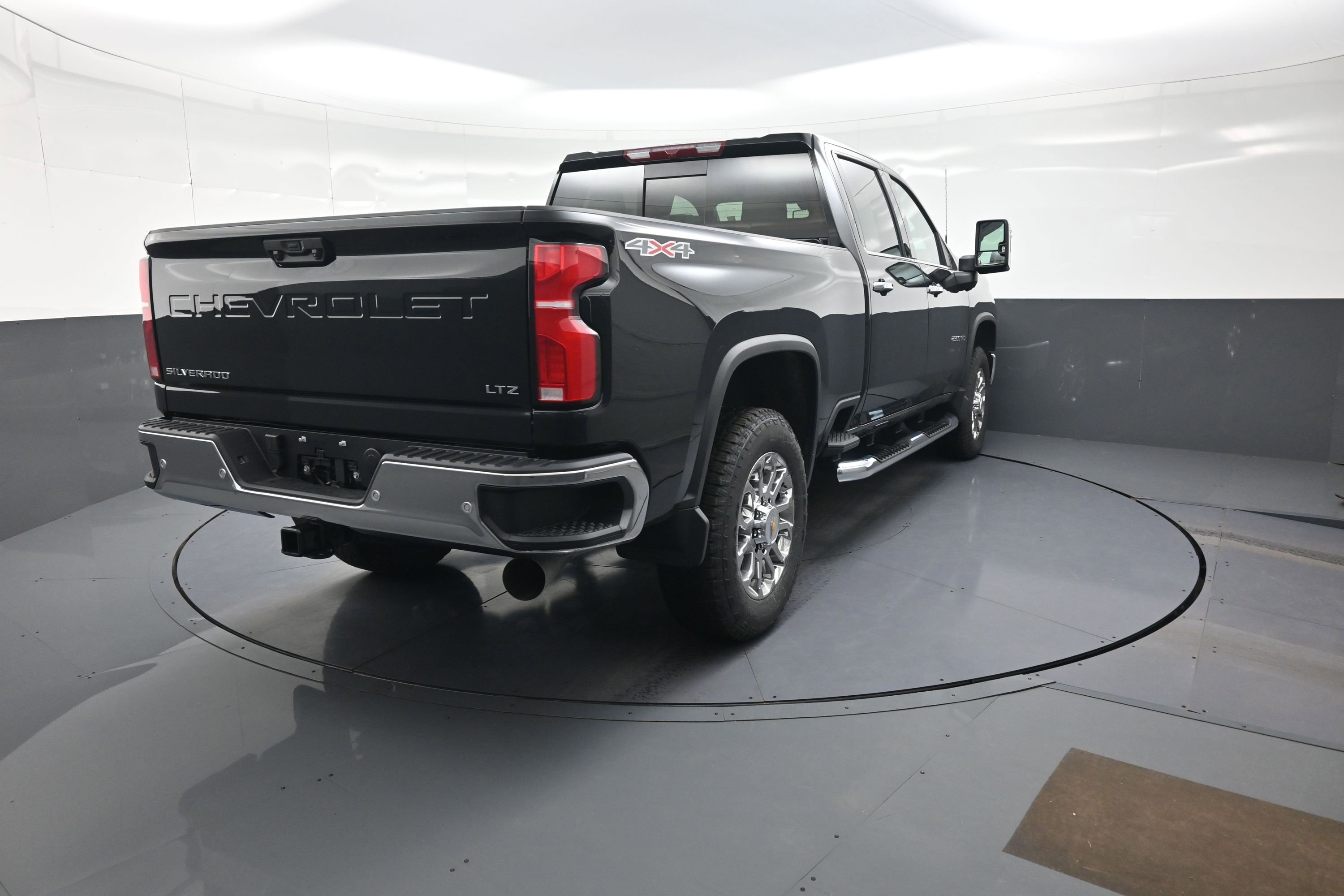 New 2026 Chevrolet Silverado 2500 LTZ w/ LTZ Convenience Package image 3