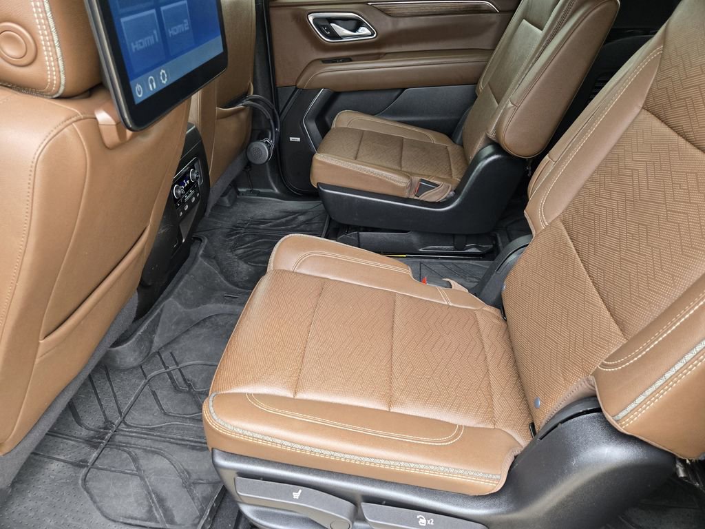 Used 2024 Chevrolet Suburban High Country w/ Advanced Technology Package image 27