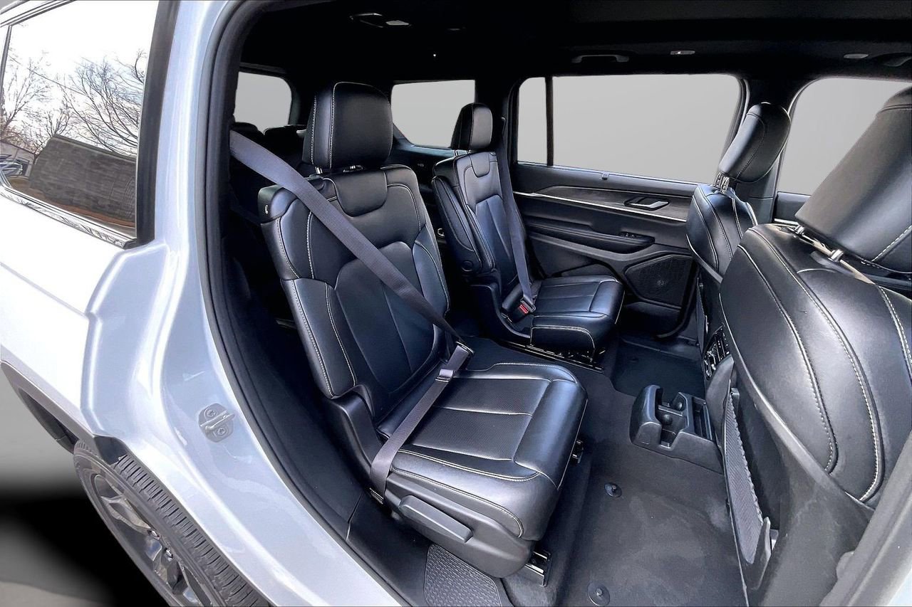 Certified 2025 Jeep Grand Cherokee L Limited w/ Luxury Tech Group II image 26