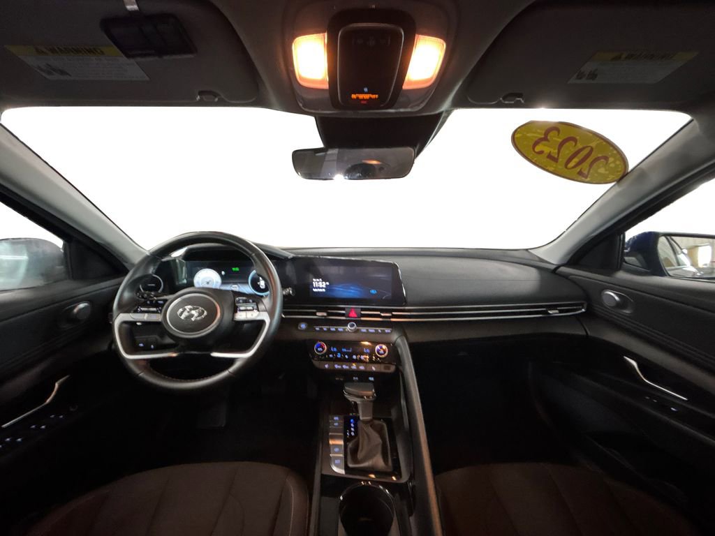 Used 2023 Hyundai Elantra SEL w/ Convenience Package image 16