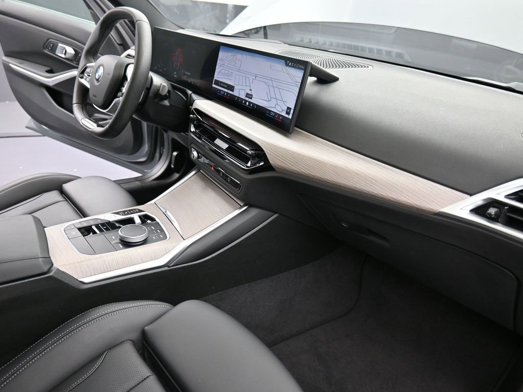Used 2025 BMW 330i xDrive Sedan image 18