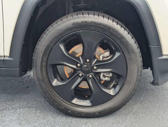Used 2021 Jeep Compass Latitude w/ Sun and Sound Group AWD/4WD image 14