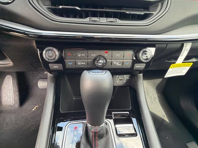 New 2026 Jeep Compass Trailhawk w/ Trailer Tow Group AWD/4WD image 18