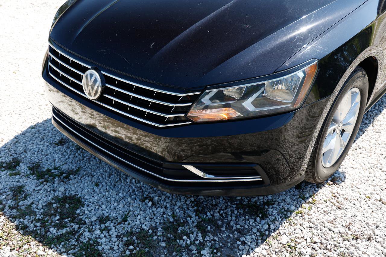 Used 2017 Volkswagen Passat 1.8T S image 23