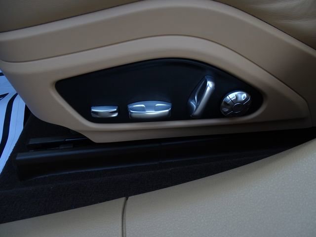 Used 2020 Porsche Panamera image 17