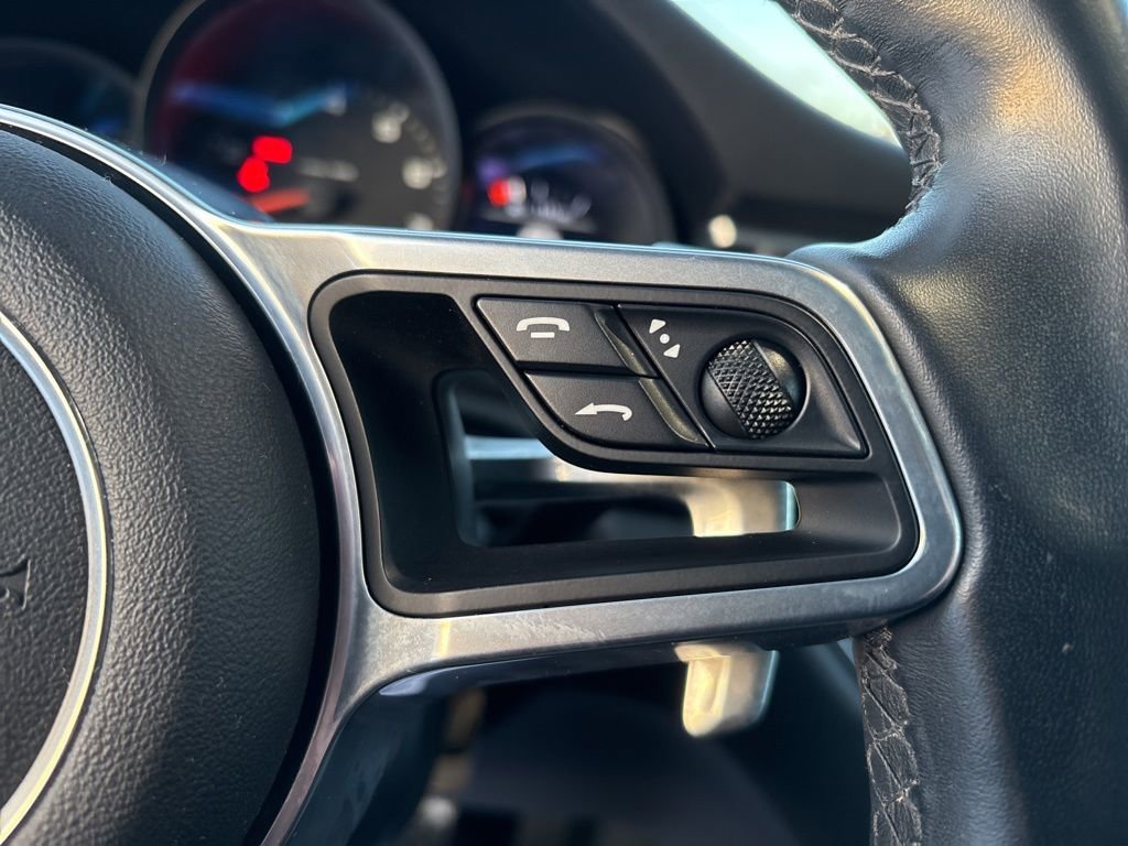Used 2018 Porsche Macan Base image 27