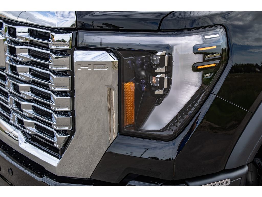 New 2026 GMC Sierra 2500 Denali w/ Denali Reserve Package image 8