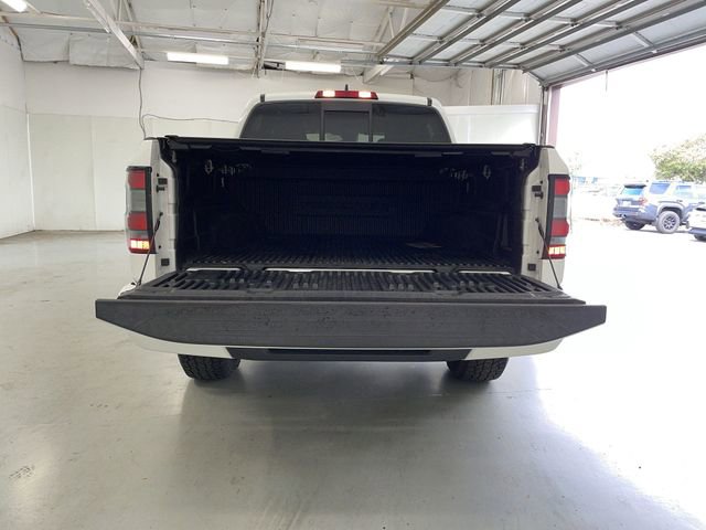 Used 2022 Nissan Frontier PRO-4X image 15