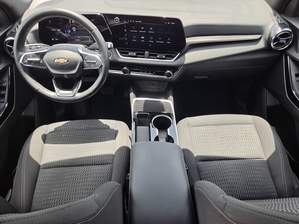 Used 2025 Chevrolet Equinox LT FWD image 12