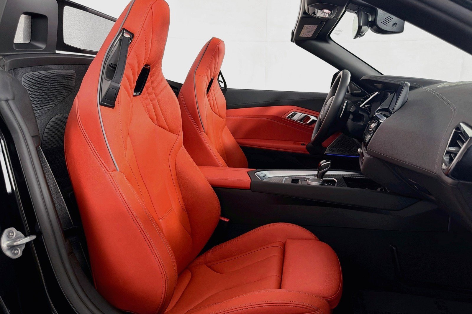 Used 2026 BMW Z4 M40i w/ Shadowloine Package RWD image 8