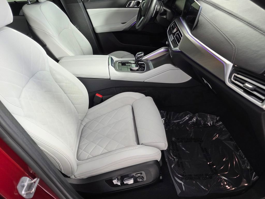 Used 2023 BMW X6 xDrive40i w/ Executive Package image 29