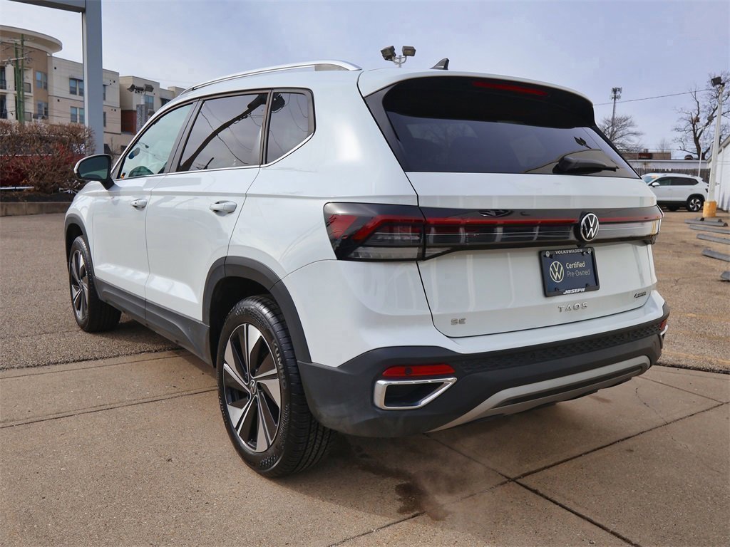 Certified 2025 Volkswagen Taos SE w/ Panoramic Sunroof Package image 3