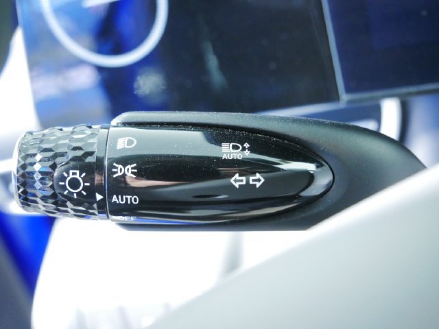 Used 2024 Hyundai Elantra SEL FWD image 27