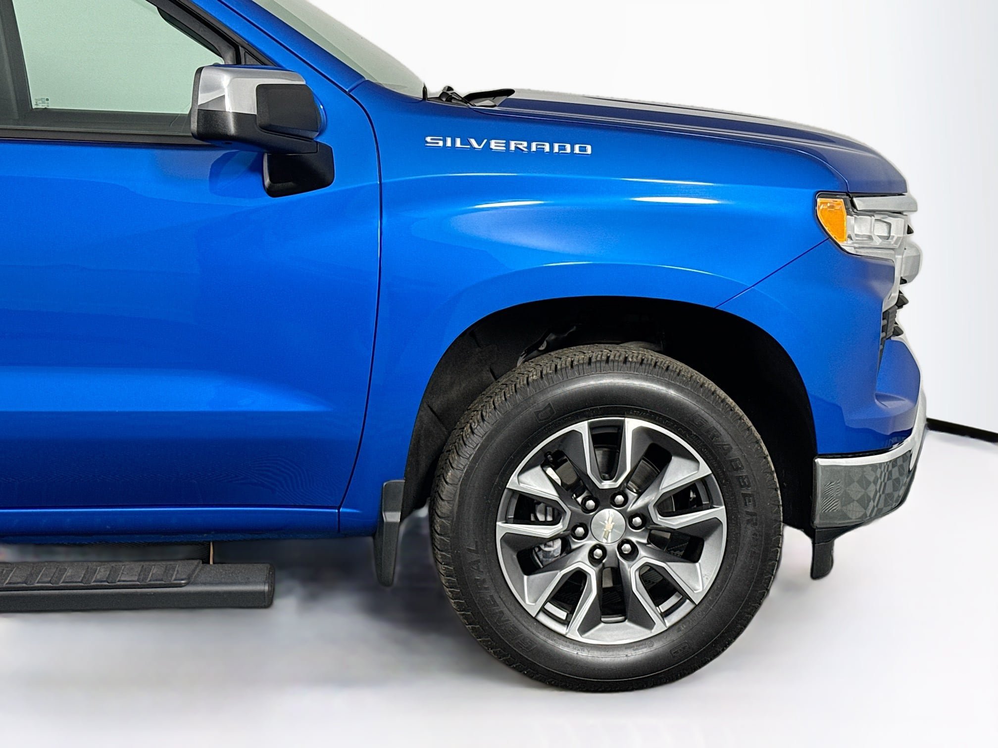 Used 2023 Chevrolet Silverado 1500 LT AWD/4WD image 43