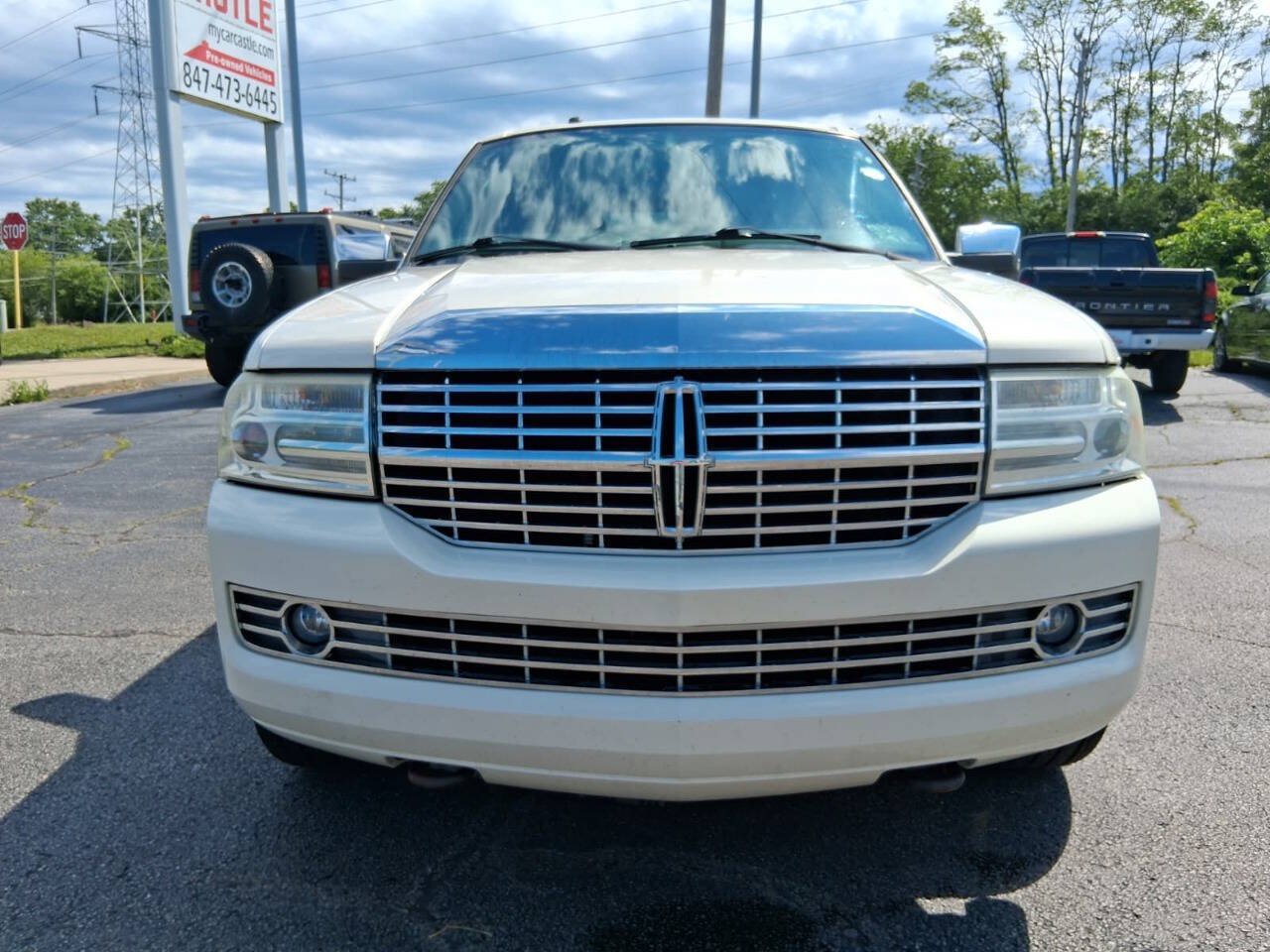 Used 2008 Lincoln Navigator 4WD image 2