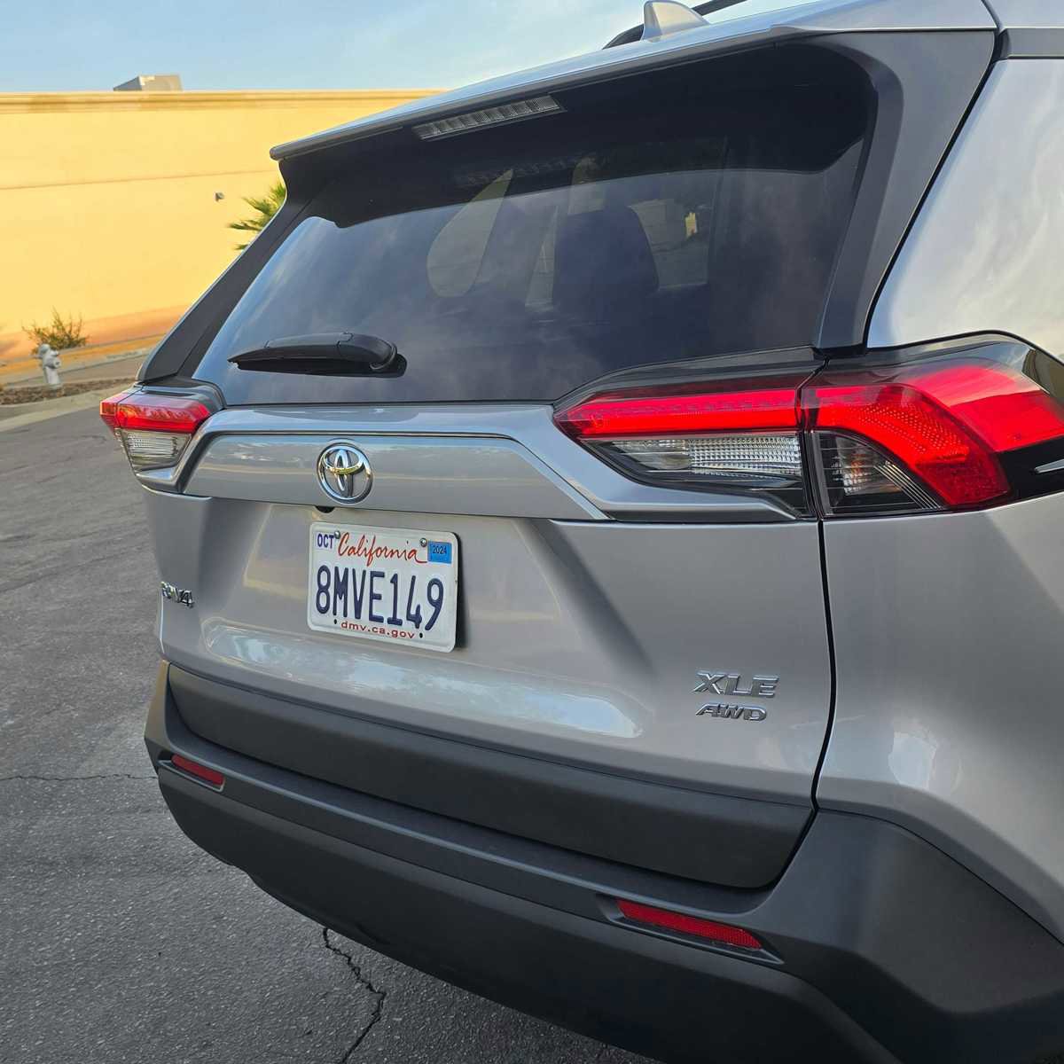 Used 2019 Toyota RAV4 XLE image 10