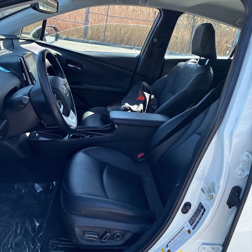 Used 2018 Toyota Prius Prime Advanced image 12