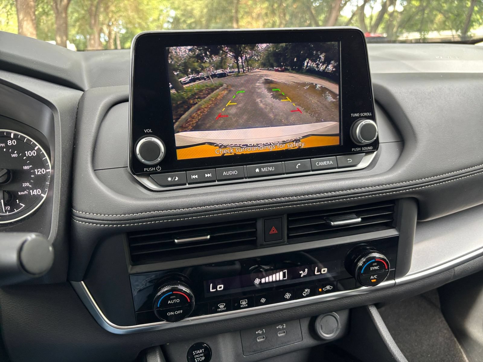 Used 2025 Nissan Rogue SV FWD image 16