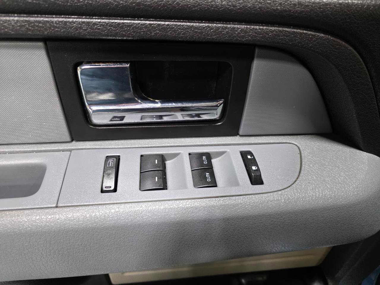 Used 2014 Ford F150 XLT w/ Equipment Group 302A Luxury image 18