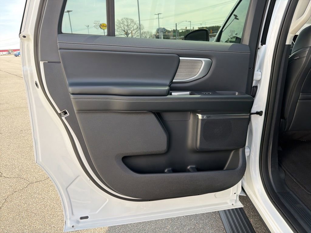 Certified 2025 Ford Expedition Max Platinum image 15