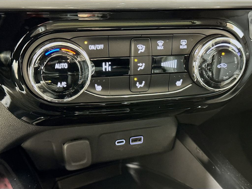 New 2026 Chevrolet Trax LT w/ Sunroof Package FWD image 10