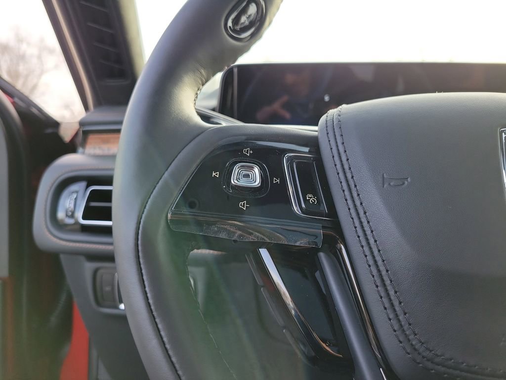 New 2026 Lincoln Aviator Black Label w/ Jet Appearance Package image 24