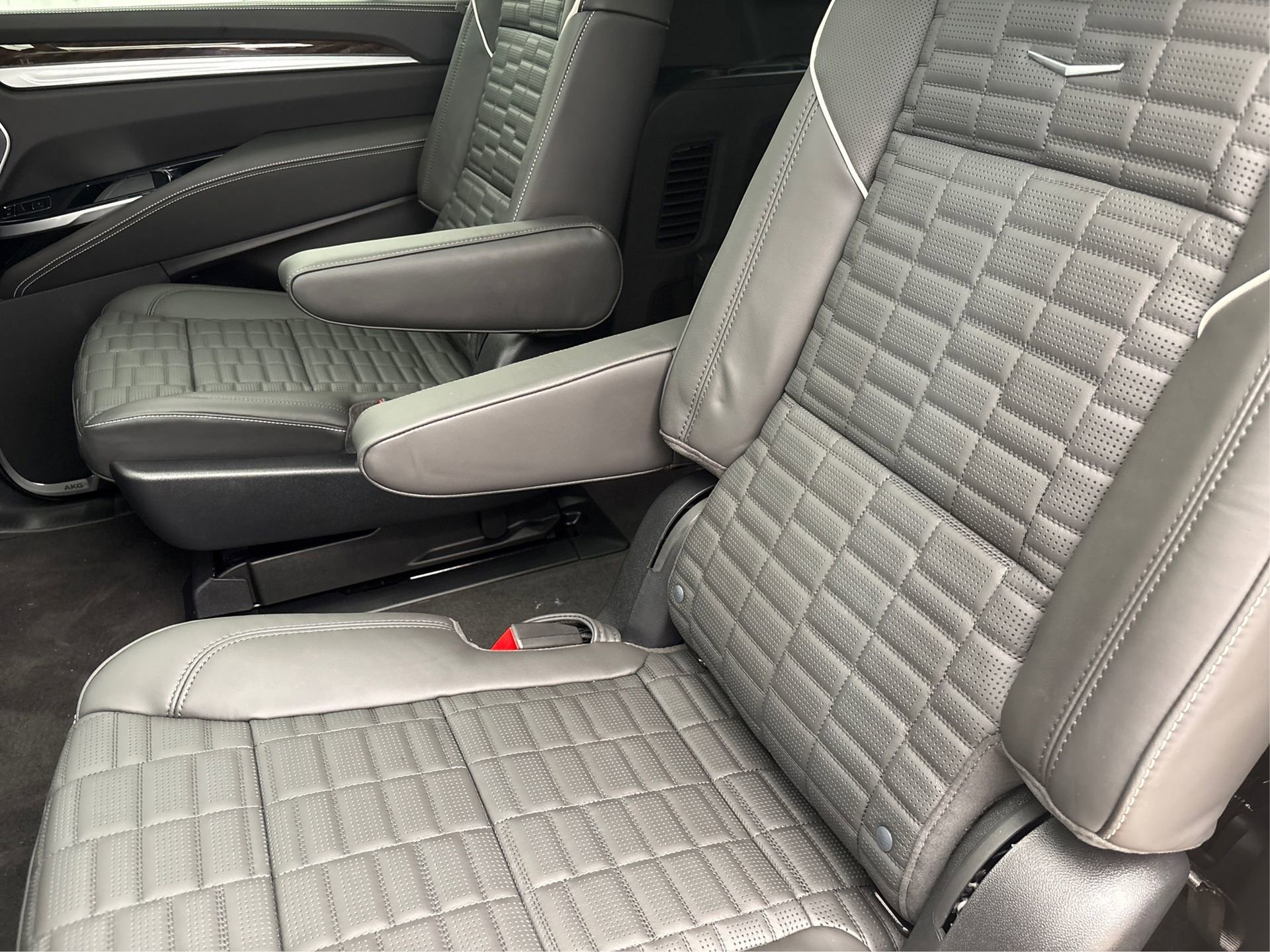 New 2025 Cadillac Escalade ESV Sport Platinum image 10