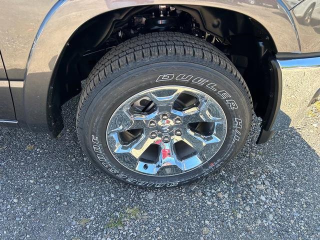 New 2026 RAM 1500 4x4 Crew Cab image 33