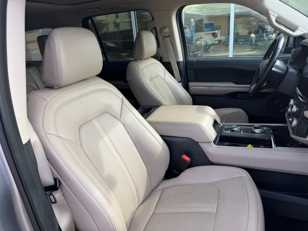 Used 2024 Ford Expedition Limited AWD/4WD image 6