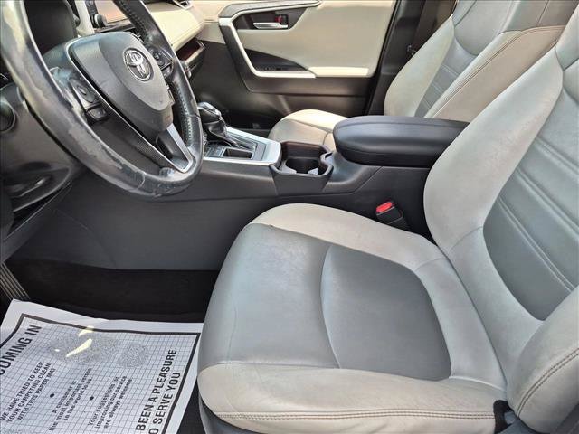 Used 2020 Toyota RAV4 Limited FWD image 15