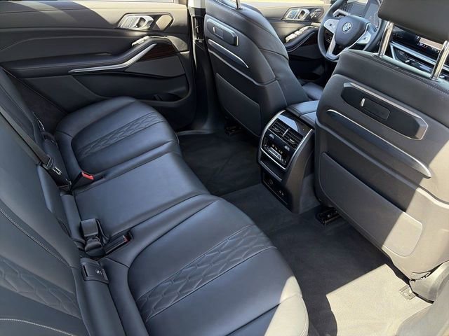 Used 2026 BMW X7 xDrive40i image 15