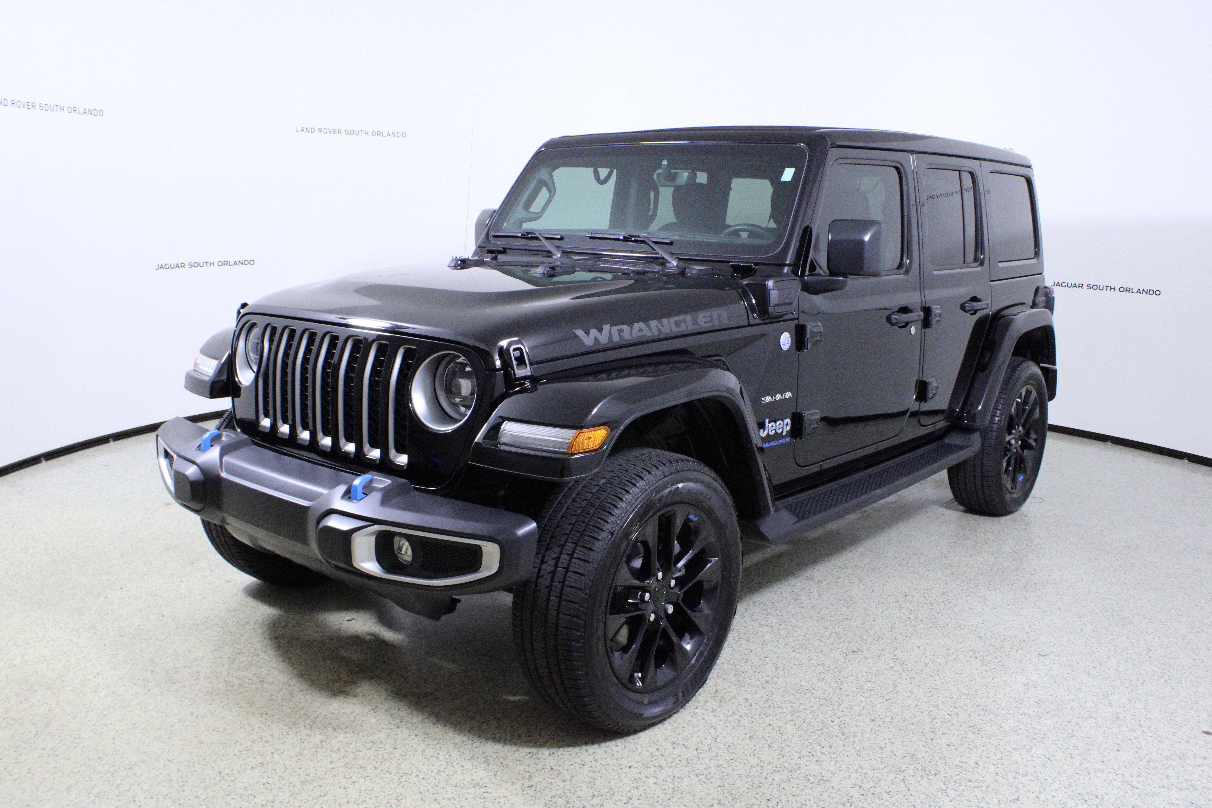 Used 2023 Jeep Wrangler Sahara w/ Cold Weather Group image 4