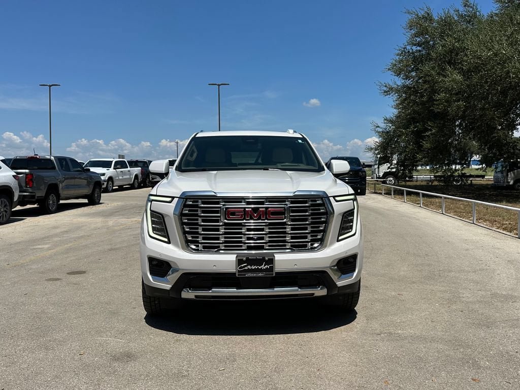 Used 2025 GMC Yukon XL Denali w/ Sun & Power Step Package AWD/4WD image 2