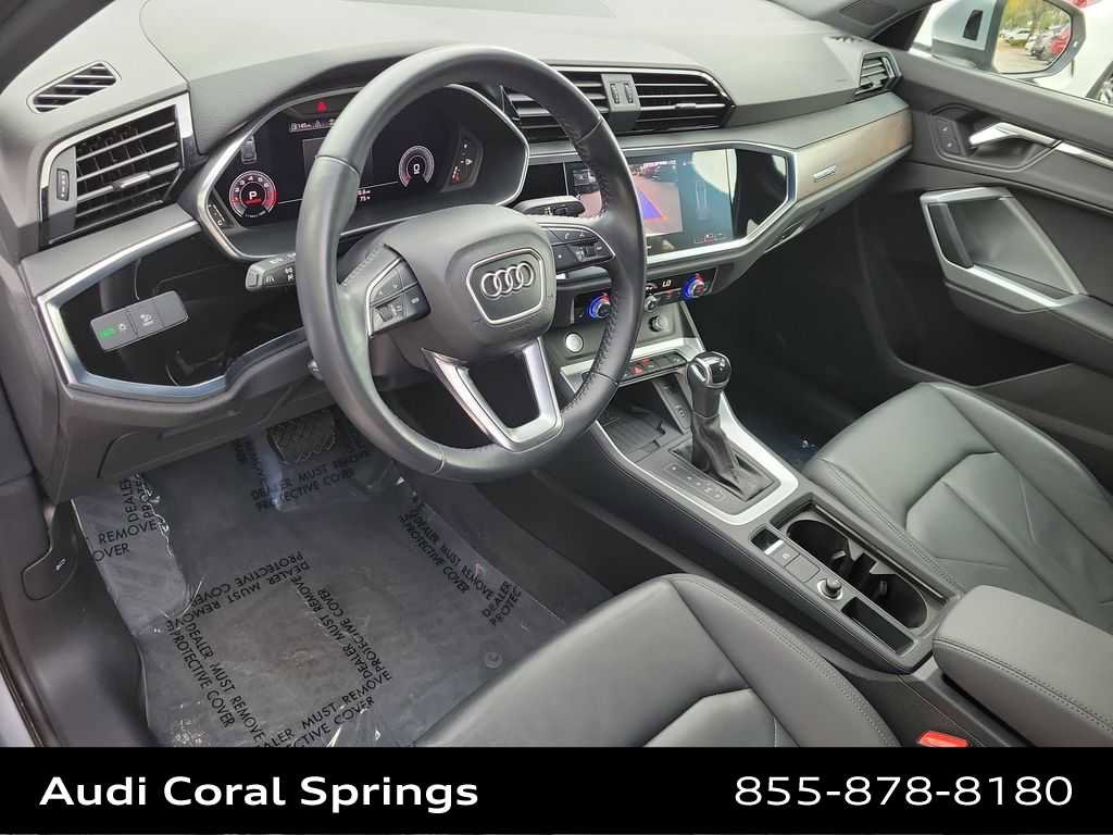 Certified 2020 Audi Q3 2.0T Premium Plus w/ Premium Plus Package AWD/4WD image 10