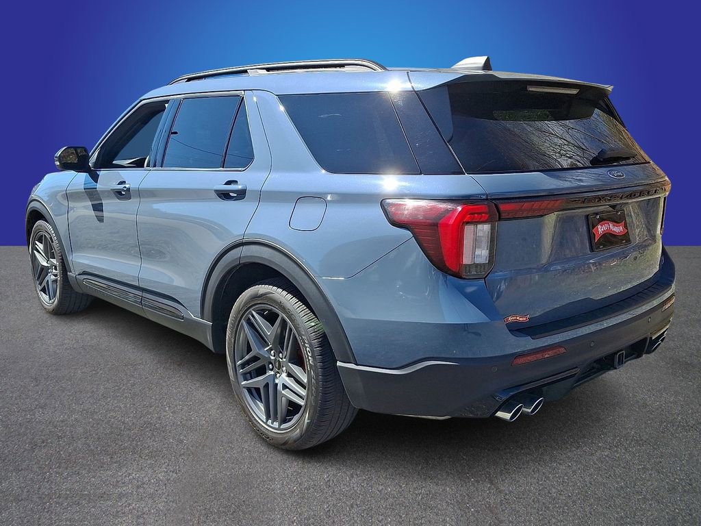 Used 2025 Ford Explorer ST image 6