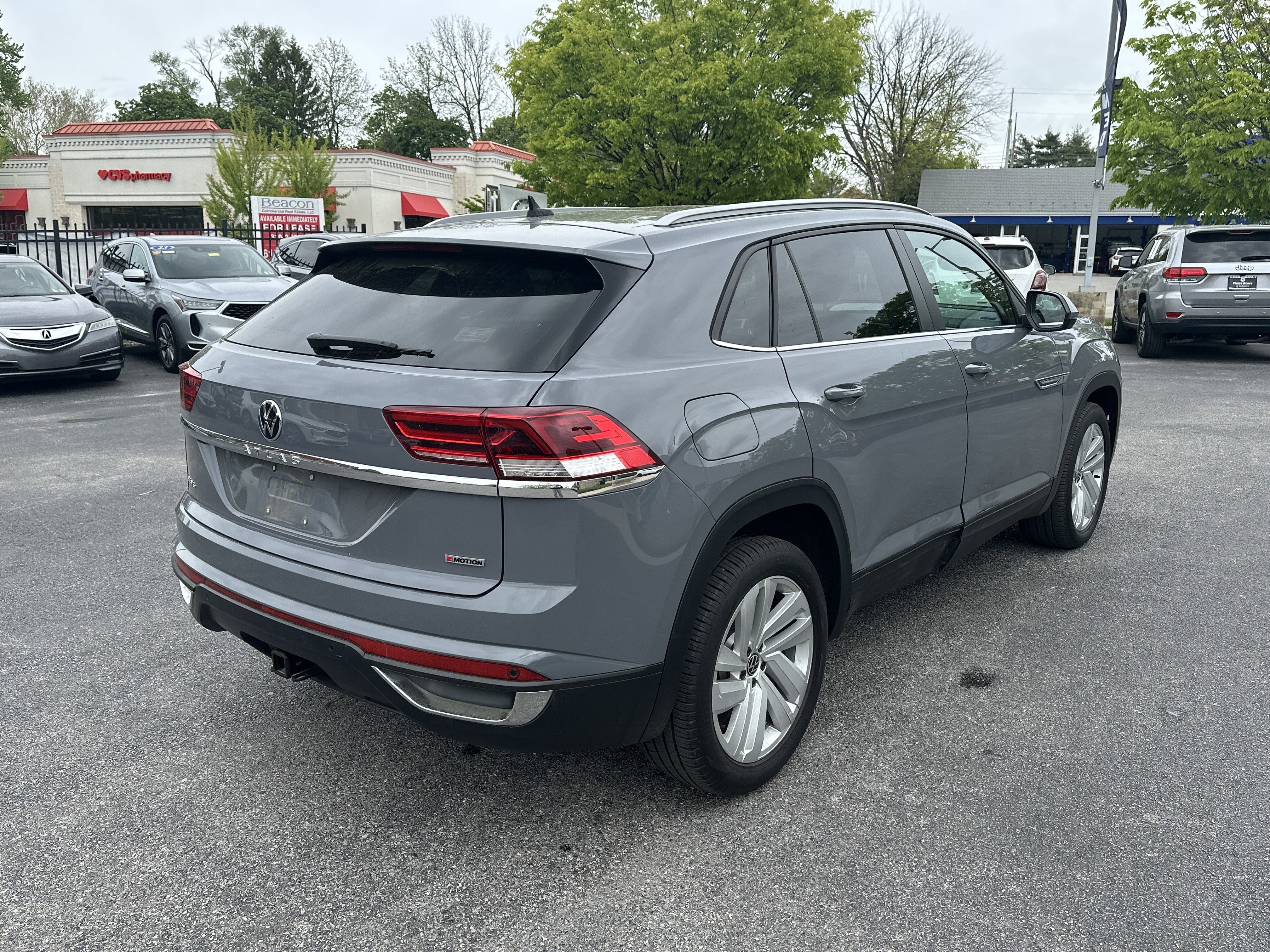 Used 2022 Volkswagen Atlas Cross Sport SE AWD/4WD image 7