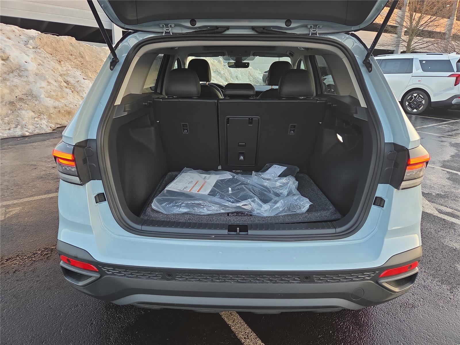 New 2026 Volkswagen Taos SE AWD/4WD image 5