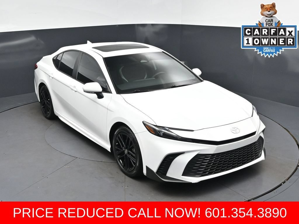 Used 2025 Toyota Camry SE w/ Multimedia Upgrade Package