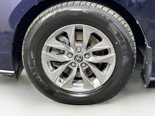 Used 2022 Toyota Sienna XLE image 30