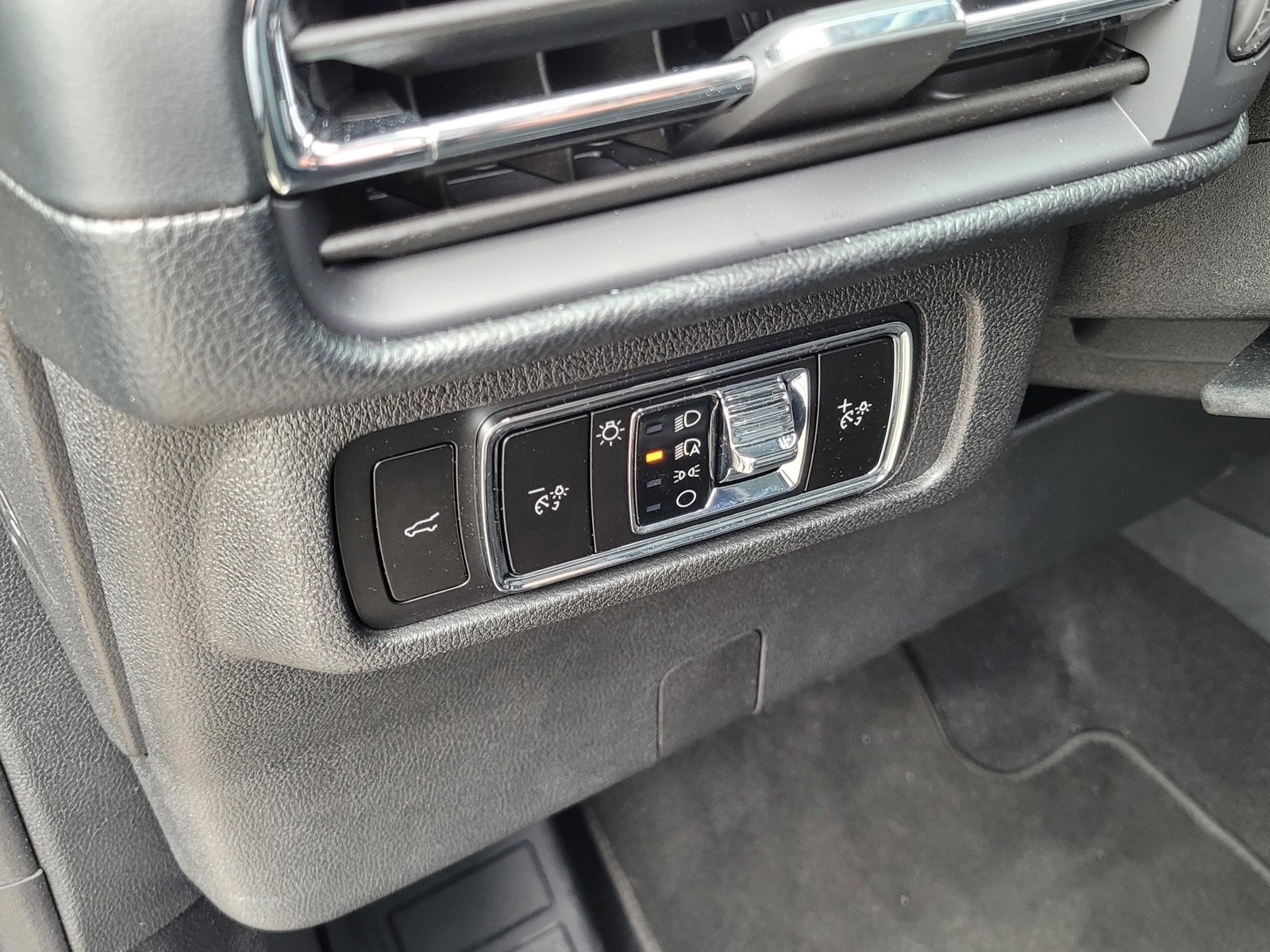 Used 2025 Lincoln Corsair FWD image 18