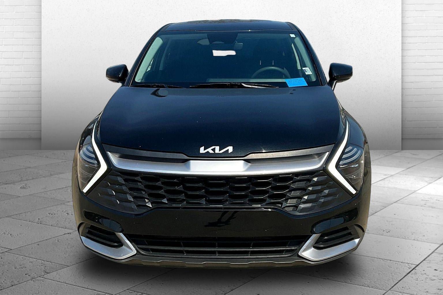 Used 2024 Kia Sportage LX FWD image 2