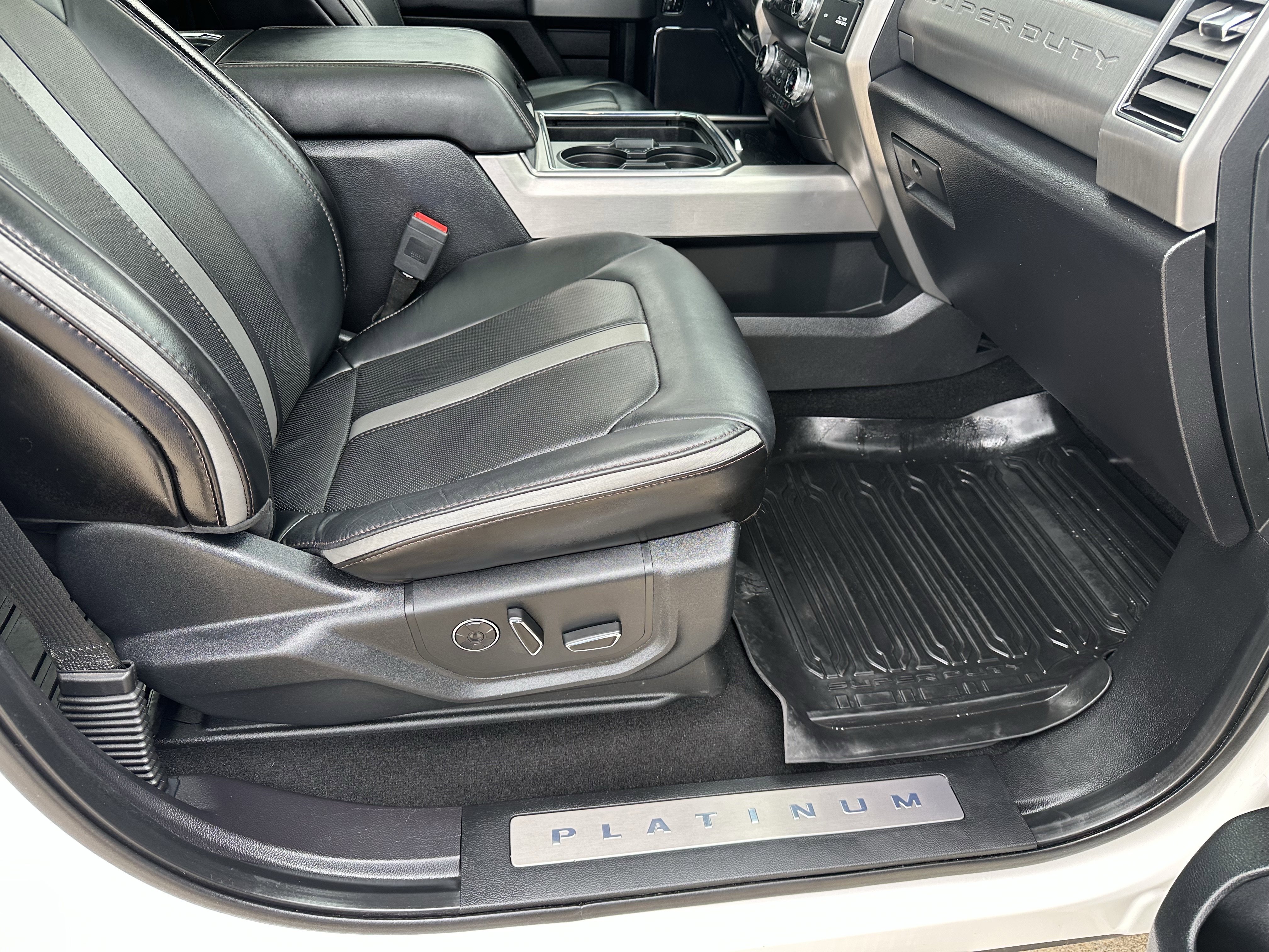 Used 2019 Ford F250 Platinum w/ Platinum Ultimate Package AWD/4WD image 3