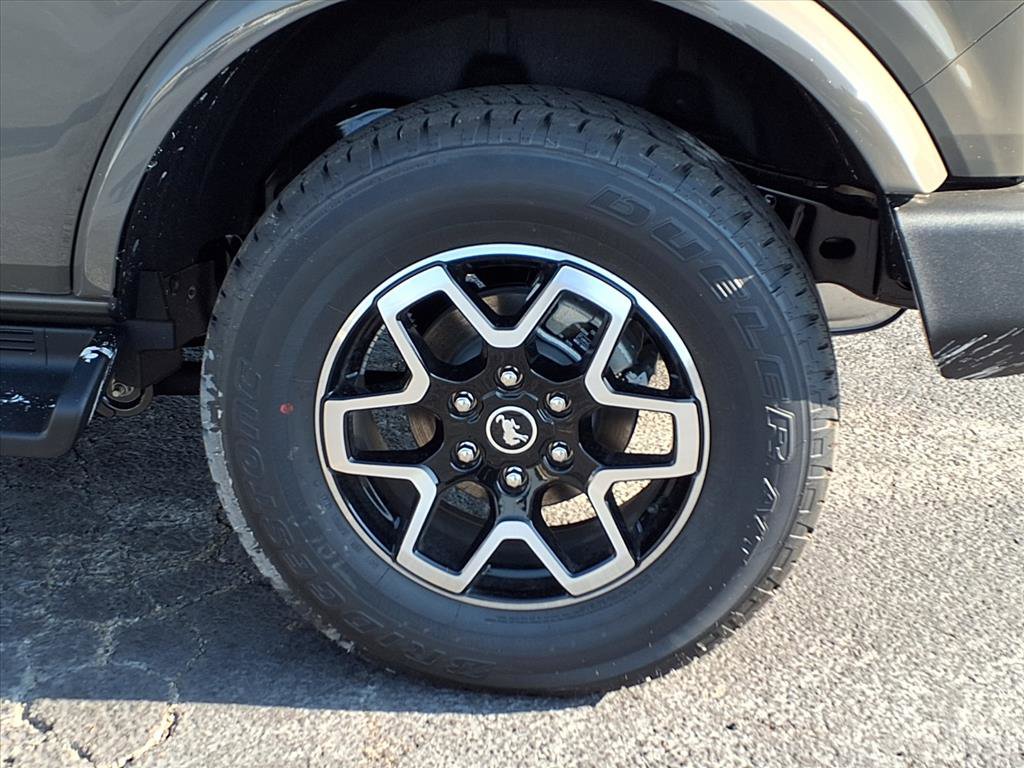 New 2025 Ford Bronco Outer Banks image 11