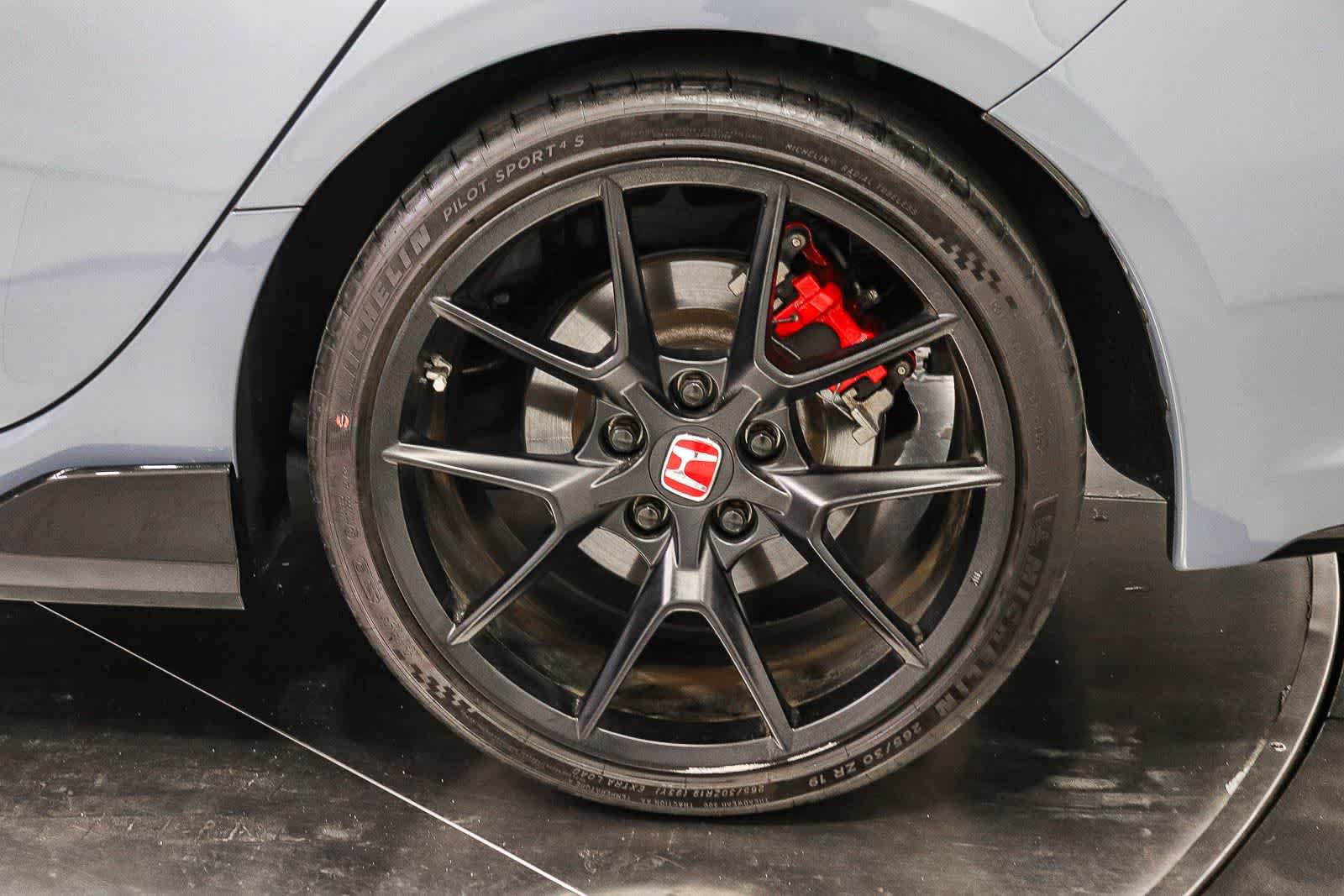 Used 2024 Honda Civic Type R image 10